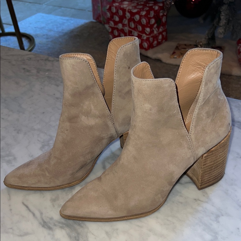 Steve Madden booties size 9
